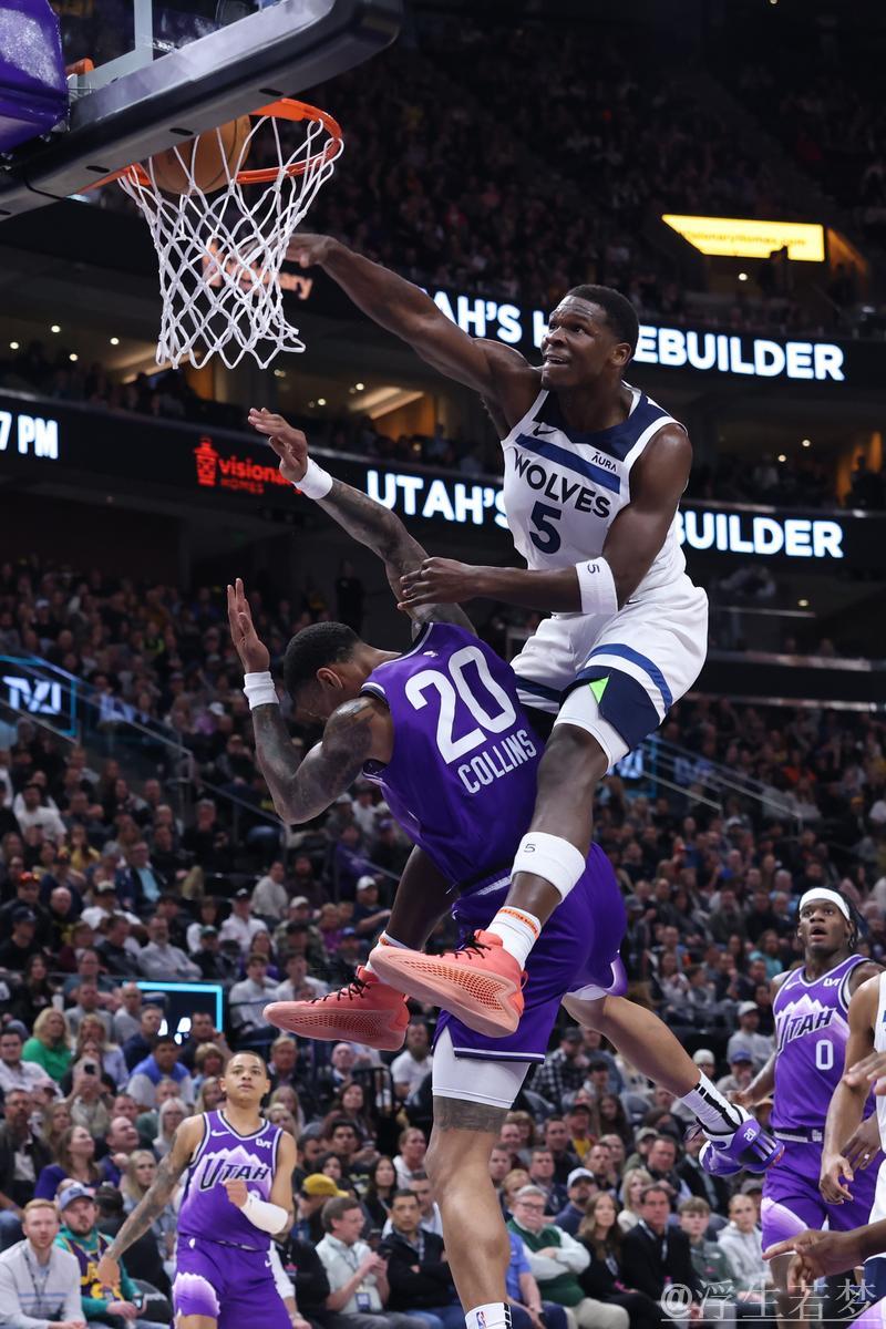 武切维奇谈末节未获出场:科林斯和史密斯表现出色,这是正确的选择 武切维奇谈末节未获出场:科林斯和史密斯表现出色,这是正确的选择